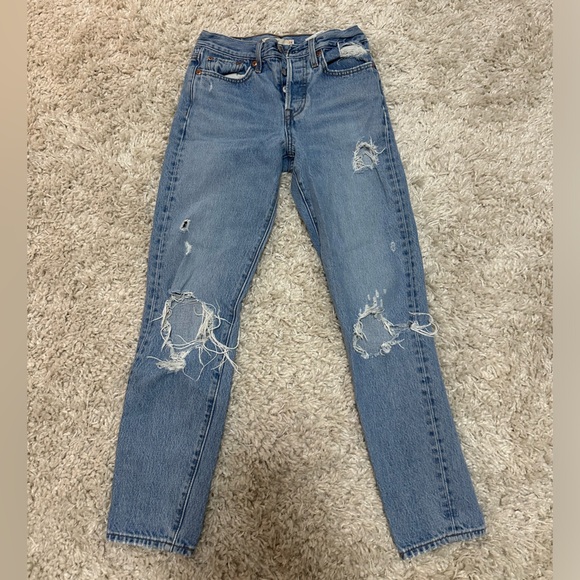 Levi’s Wedgie Fit Jeans - Picture 1 of 3